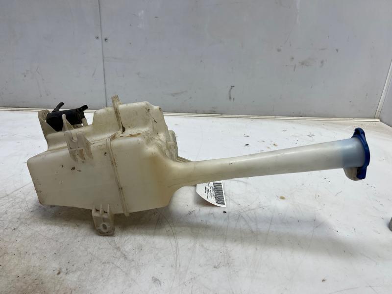 2010 Hyundai Tucson Washer Bottle