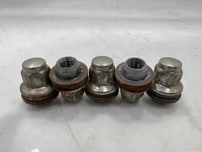 2008 Jaguar XK Lug Nuts