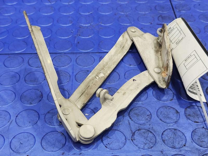 2012 Mercedes Sprinter Hood Hinge