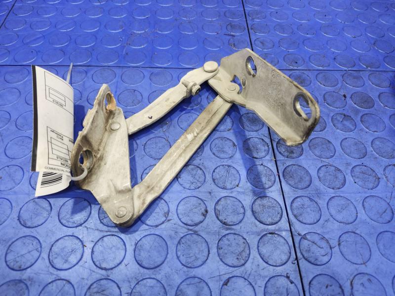 2012 Mercedes Sprinter Hood Hinge