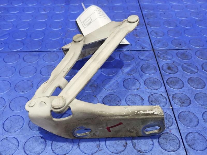 2012 Mercedes Sprinter Hood Hinge