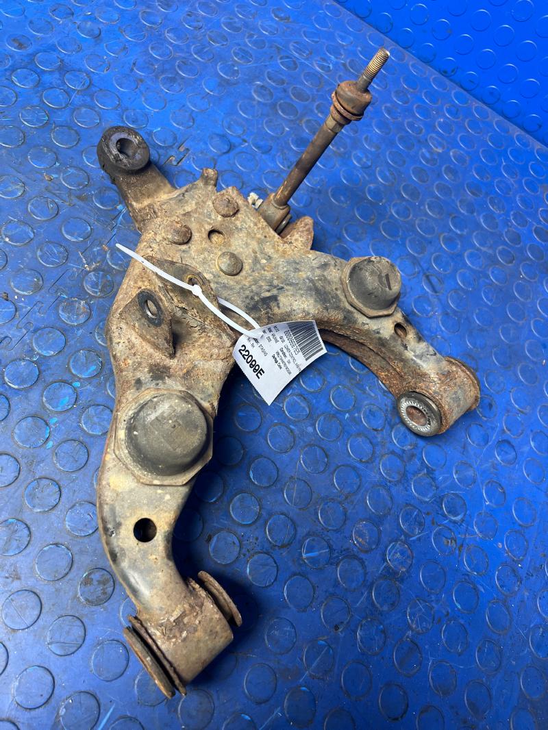 1996 - 2002 Toyota 4Runner Front Lower Control Arm RH Passenger Side OEM 4806835081