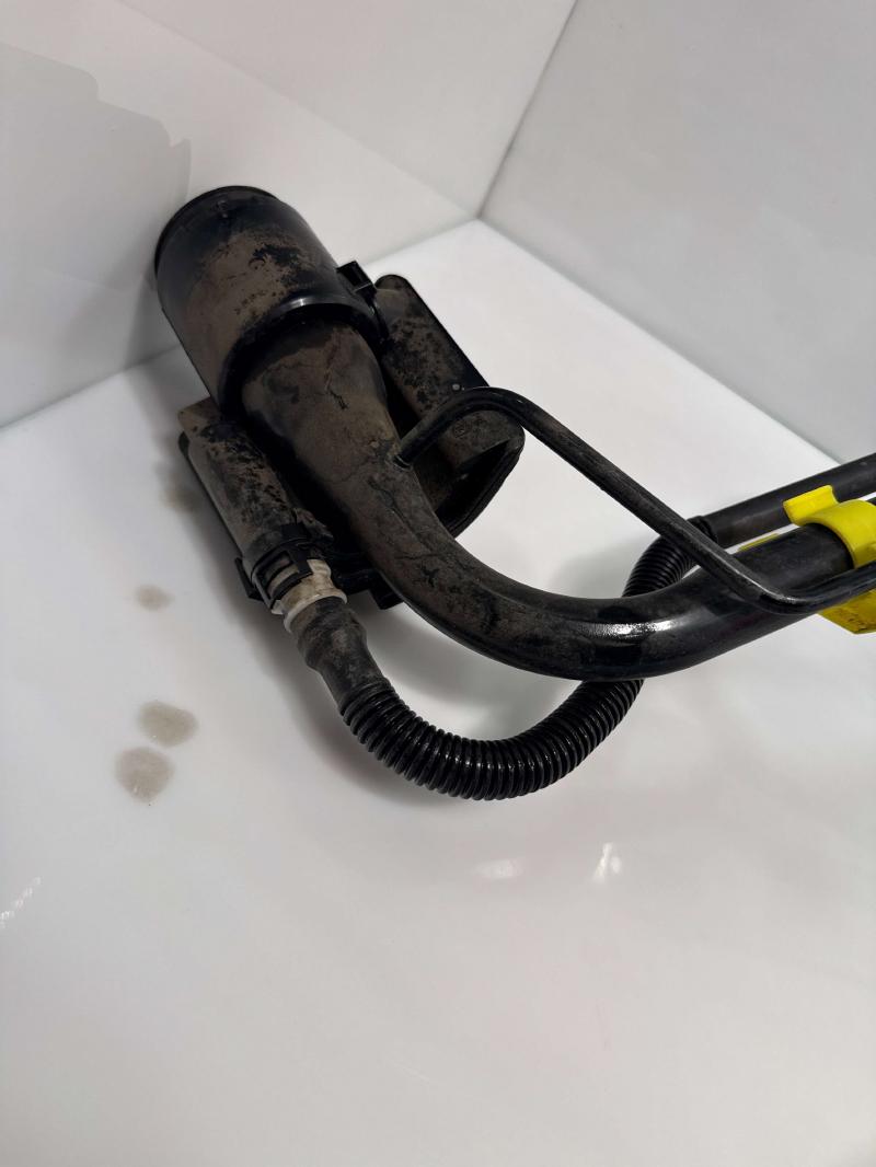 2014 Toyota RAV4 Fuel Filler Neck