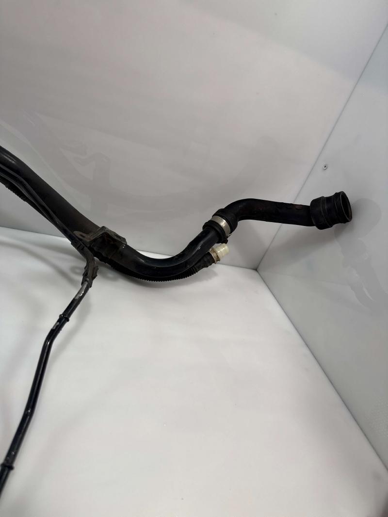 2014 Toyota RAV4 Fuel Filler Neck