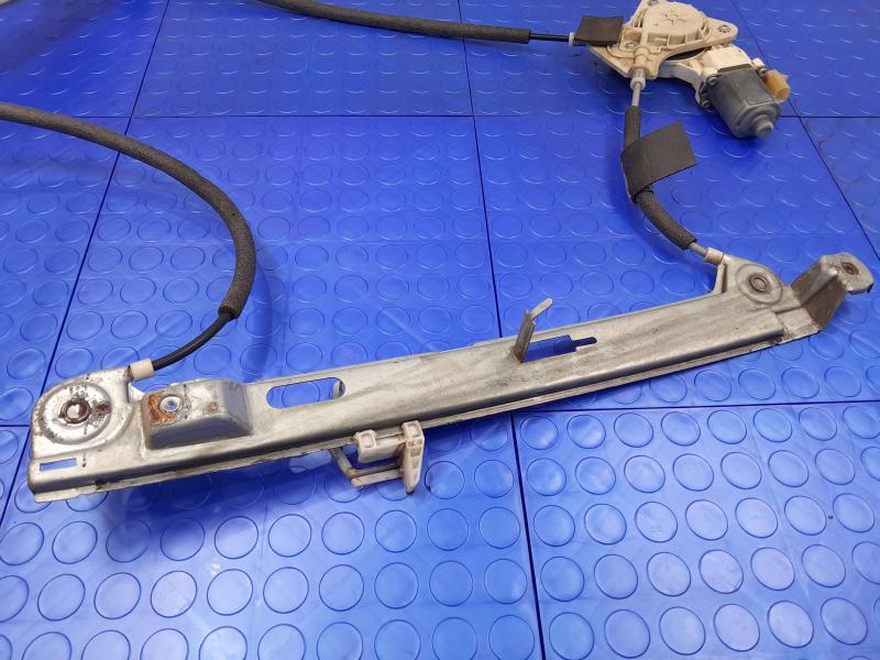 2012 Jeep Patriot Front Door Regulator