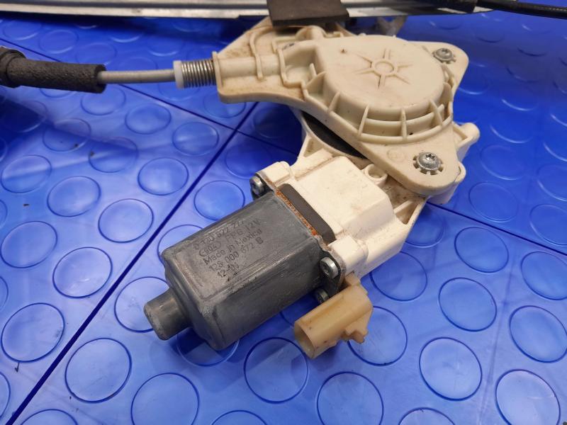 2012 Jeep Patriot Front Door Regulator