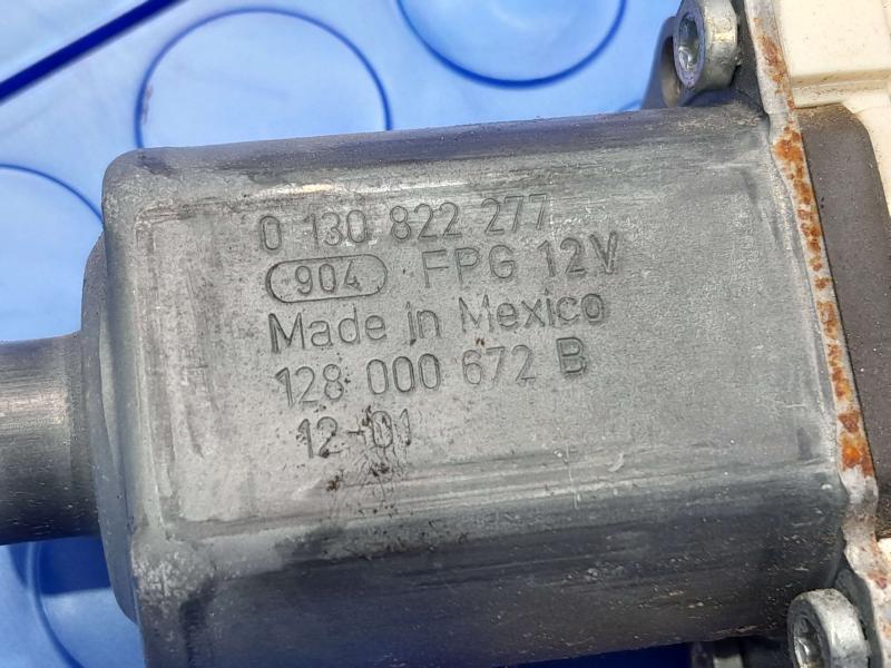 2012 Jeep Patriot Front Door Regulator