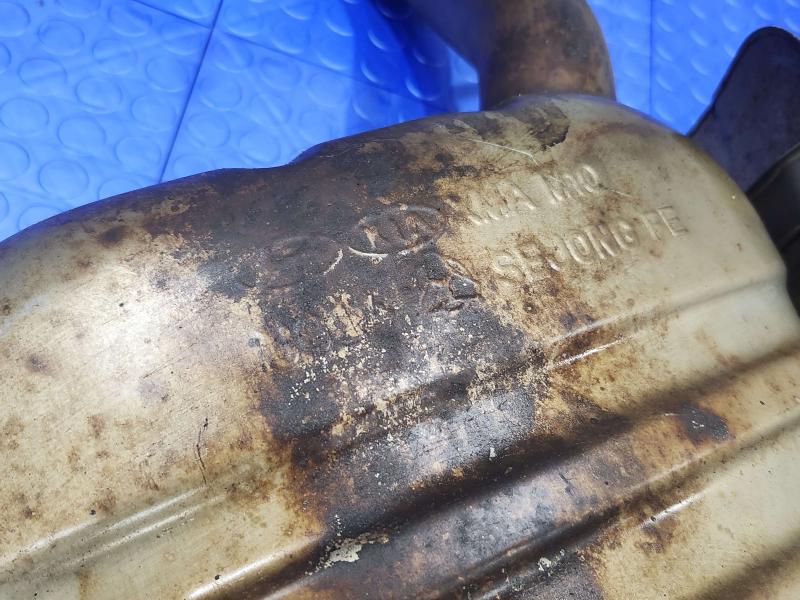2011 Kia Sorento Muffler