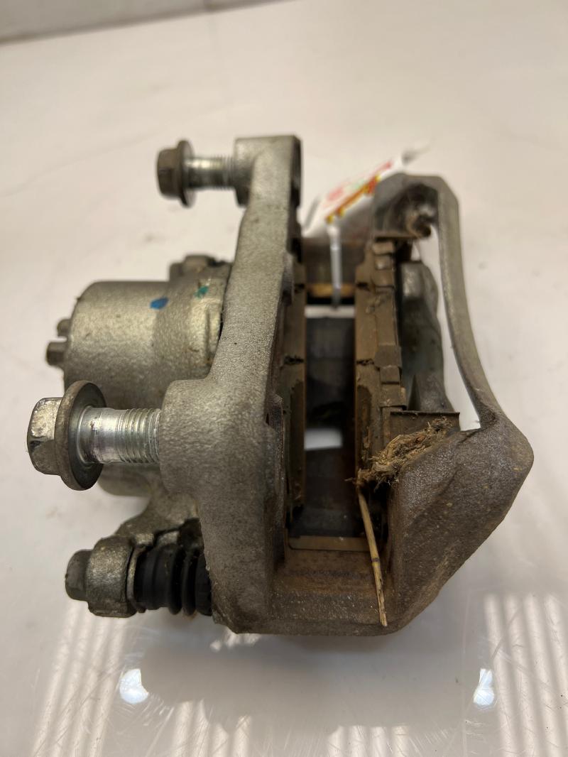 2013 - 2019 Nissan Sentra 1.8L Front Brake Caliper RH Passenger Side OEM 410013SG0A