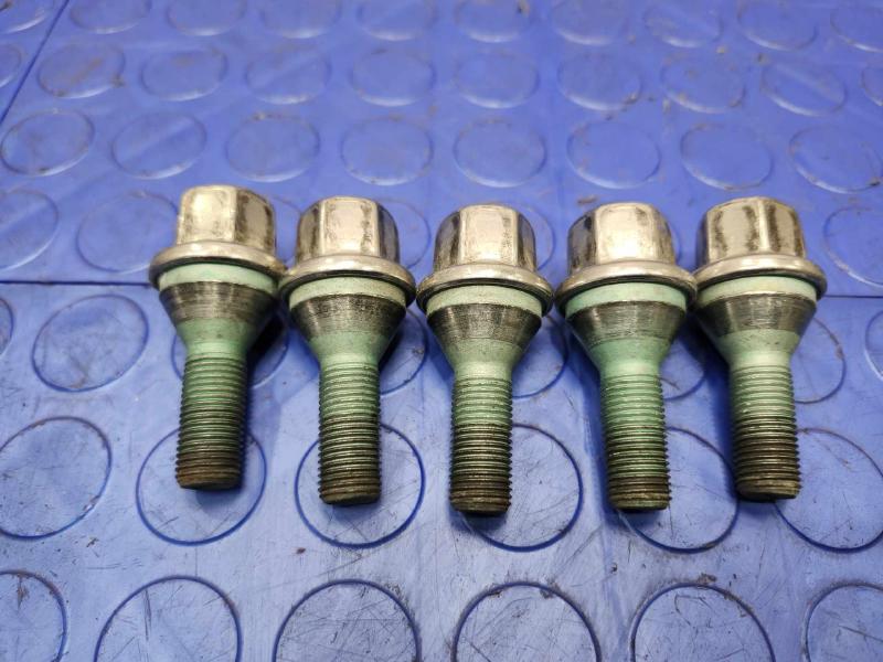 2020 Jeep Compass Lug Nuts