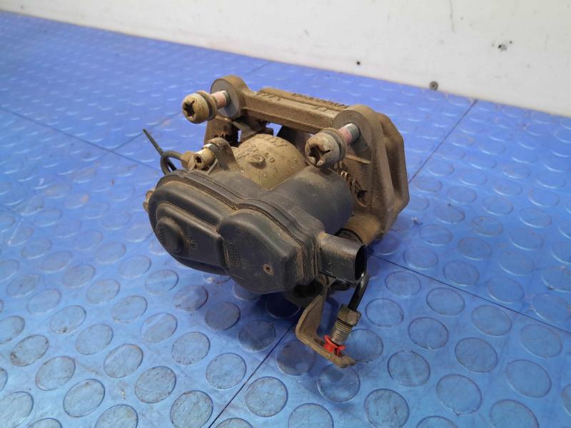 2015 Chrysler 200 Caliper