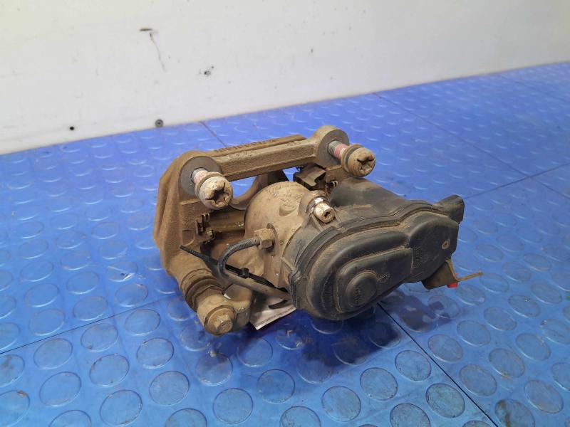 2015 Chrysler 200 Caliper