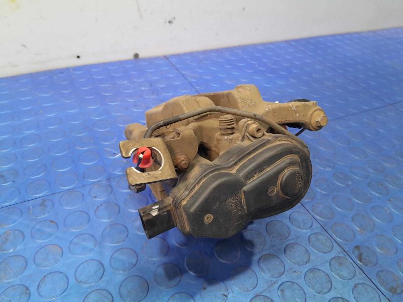 2015 Chrysler 200 Caliper
