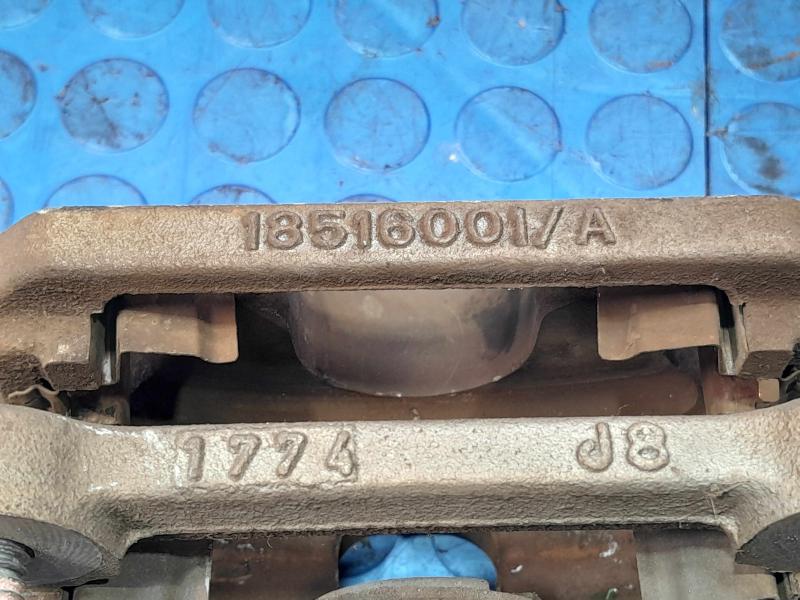 2015 Chrysler 200 Caliper