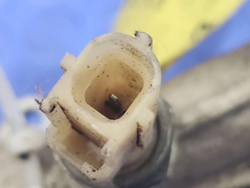 2013 Ford Transit 250 Oil Filter Housing