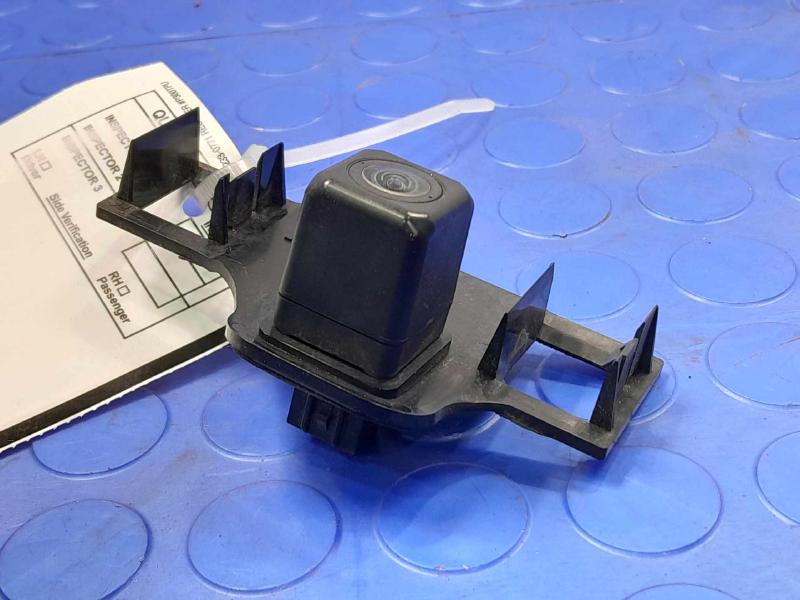 2018-2020 Toyota Sienna Liftgate Decklid Rear View Camera Assembly OEM 8679008040