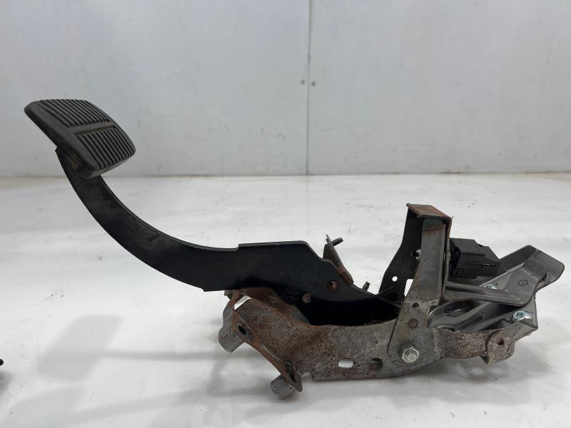 2013 - 2016 Subaru XV Crosstrek Brake Pedal Assembly OEM