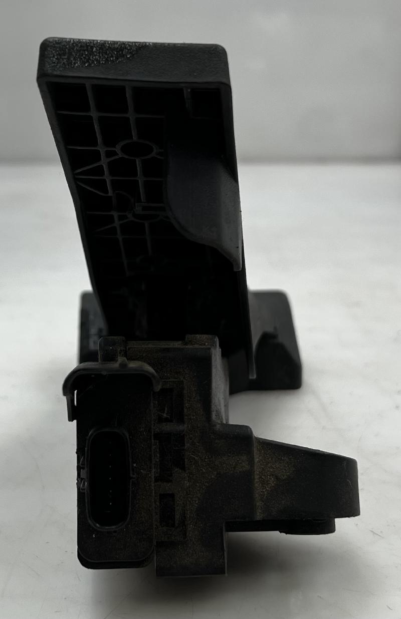 2015 - 2019 Hyundai Sonata Accelerator Pedal Assembly OEM 35190-2E100
