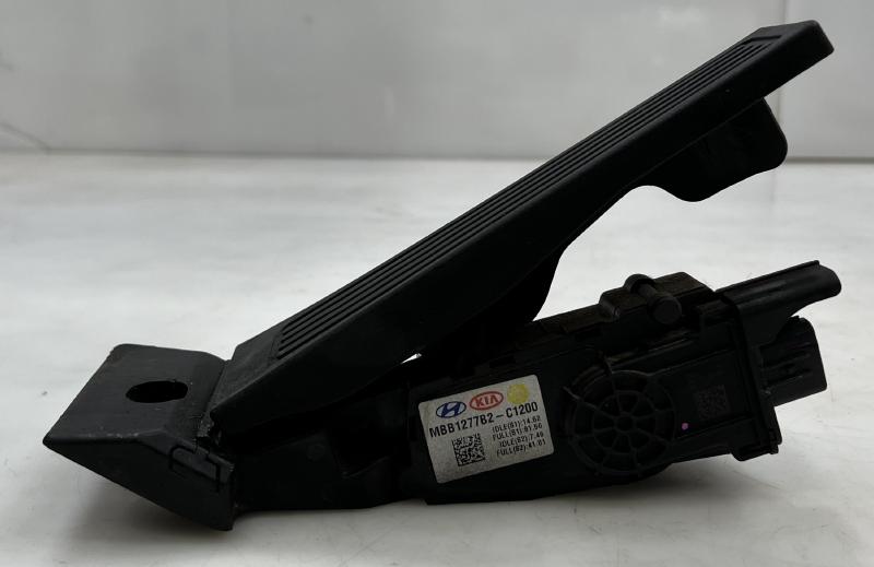 2015 - 2019 Hyundai Sonata Accelerator Pedal Assembly OEM 35190-2E100