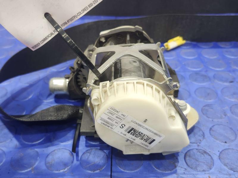 2011 Maserati Quattroporte Front Seat Belt