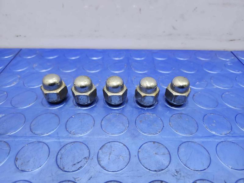 2013 Hyundai Santa Fe Lug Nuts