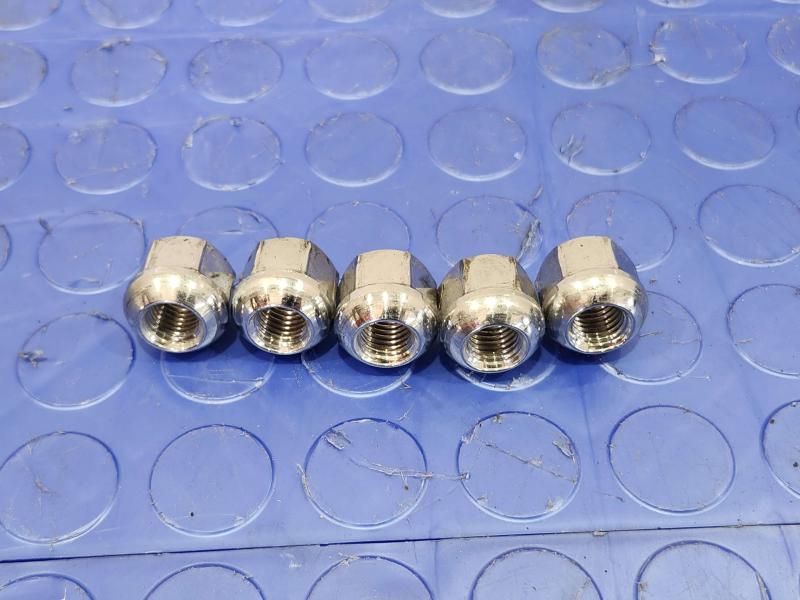 2013 Honda Civic Lug Nuts