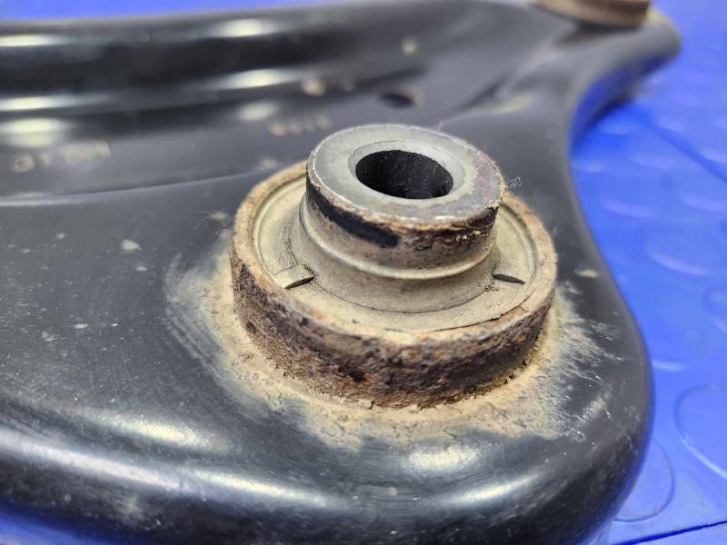 2011-2017 Nissan Juke Front Lower Control Arm Right Passenger Side OEM 555011KD0A,RH