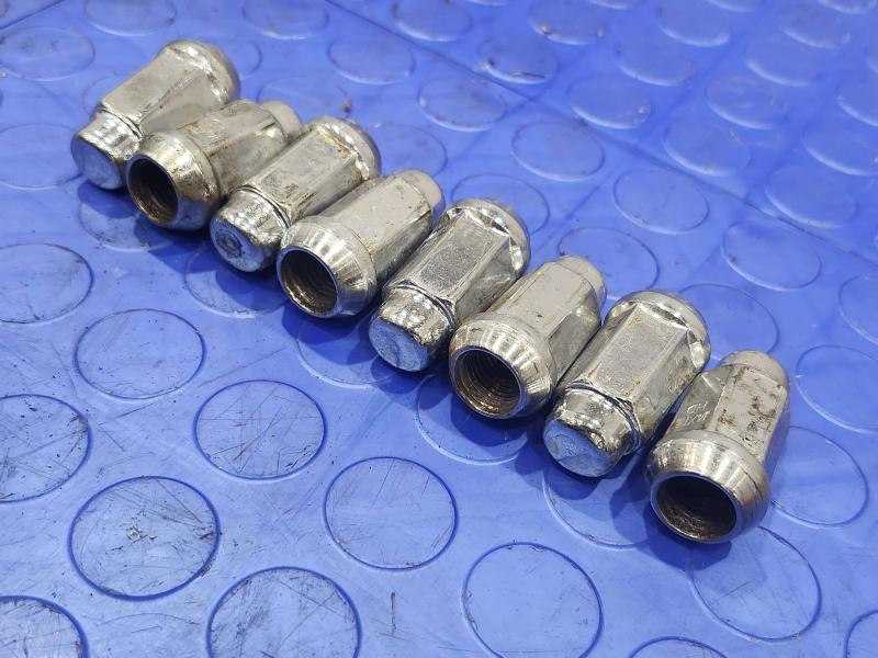 2008 Ford F-250 Super Duty Lug Nuts