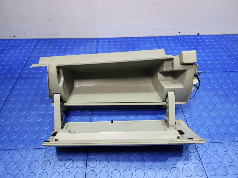 2010 Toyota Prius Glove Box