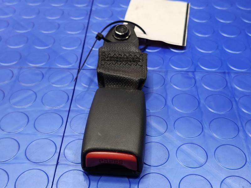 2011 Infiniti QX56 Rear Seat Belt
