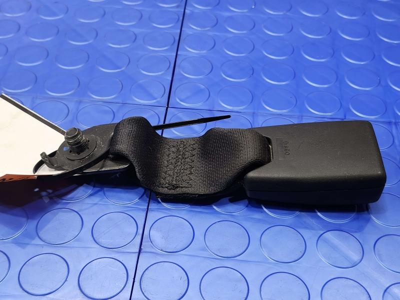 2011 Infiniti QX56 Rear Seat Belt