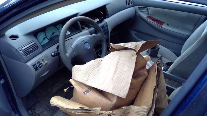 2004 Toyota Corolla Front Door Latch