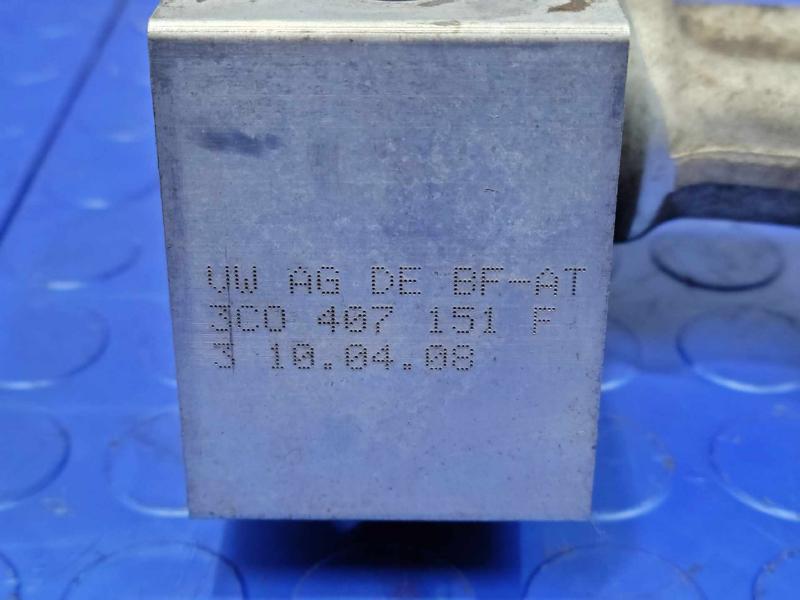 2009 Volkswagen Tiguan Lower Control Arm Front