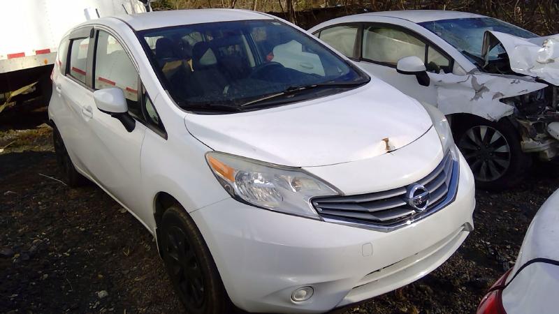 2015 Nissan Versa Front Door