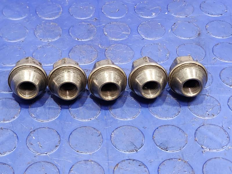 2020 Ford Mustang Lug Nuts