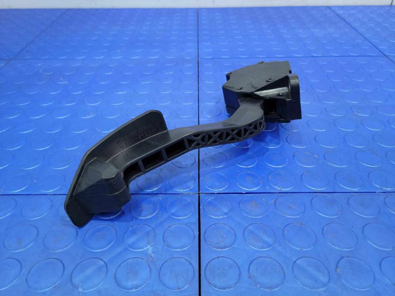 2018-2019 Subaru XV Crosstrek Accelerator Pedal Assembly OEM 36010FL020