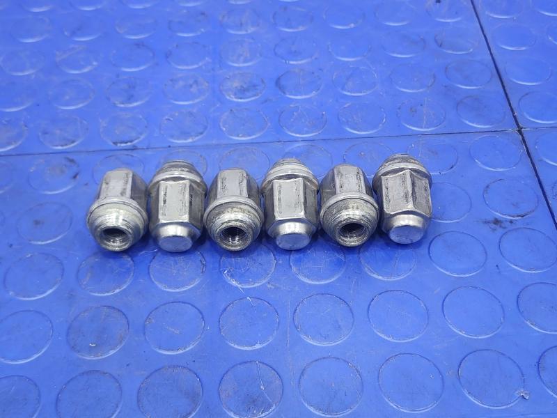 2019 Nissan Titan Lug Nuts