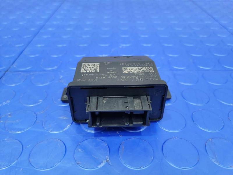 2015-2016 Audi A3 Headlight Control Module Genuine OEM Part 5Q0907357