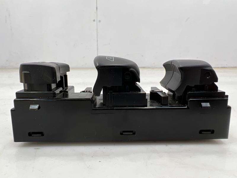 2020 Nissan Versa Door Switch Front