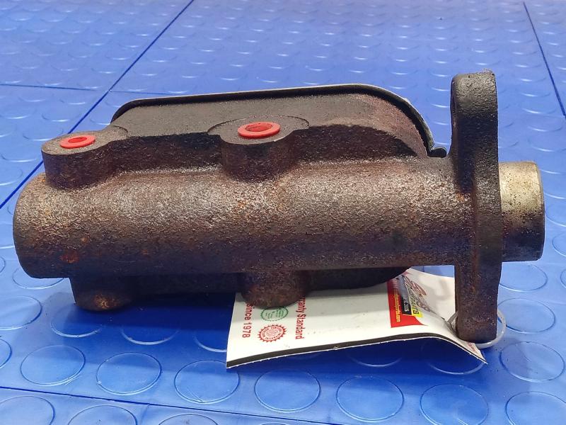 1975-1980 Ford Granada Brake Master Cylinder Assembly Genuine OEM D6FZ2140C