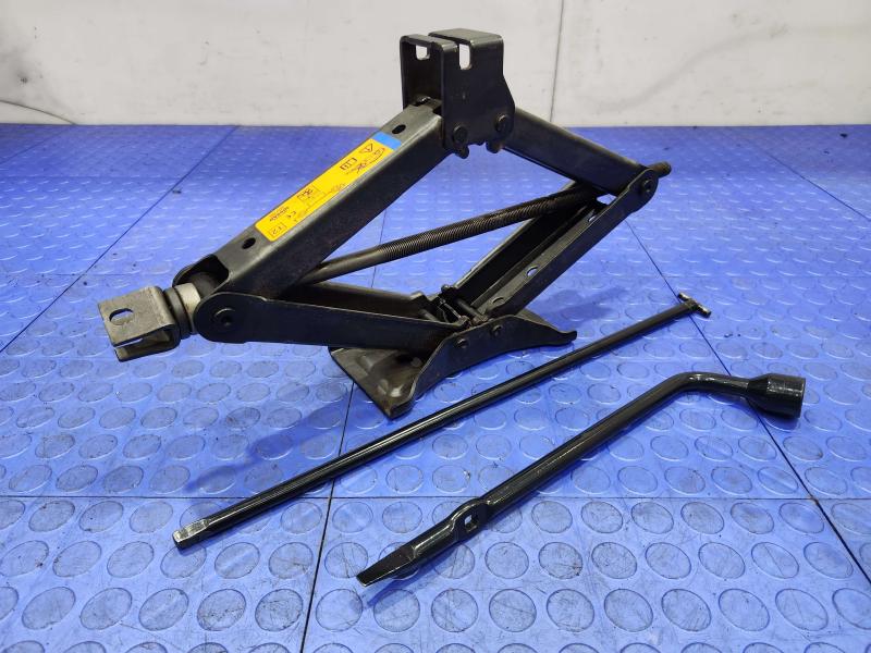 2013 Nissan Pathfinder Jack Assembly