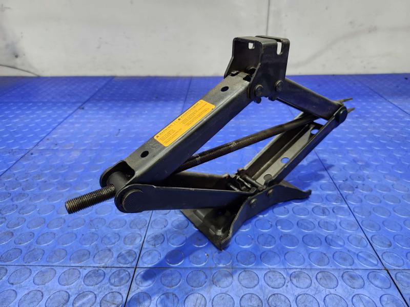 2013 Nissan Pathfinder Jack Assembly