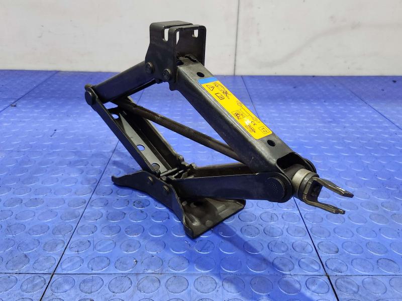 2013 Nissan Pathfinder Jack Assembly