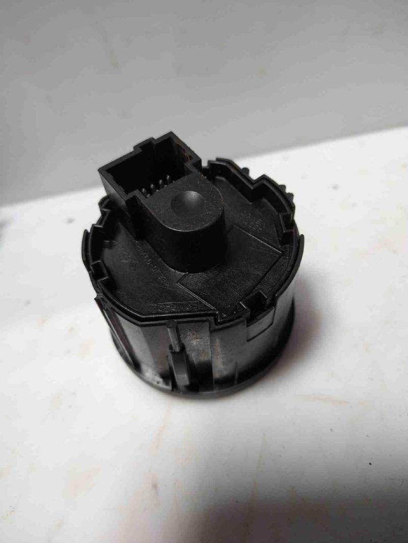 2011 Ford Flex Headlight Switch (Dash Mtd)