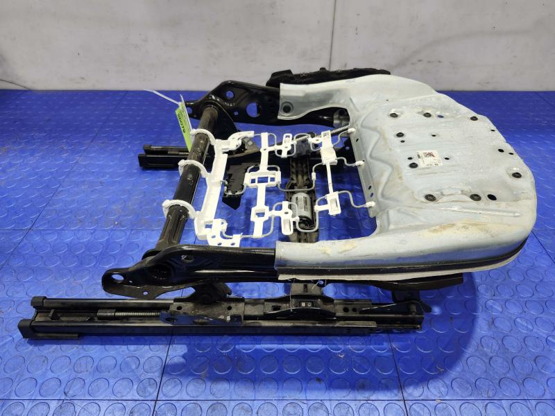 2017 BMW X1 Seat Track