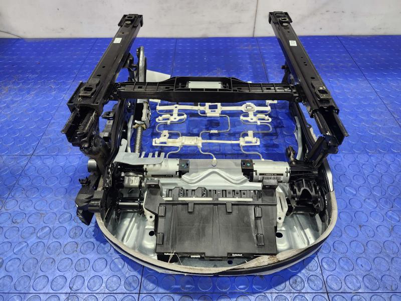 2017 BMW X1 Seat Track