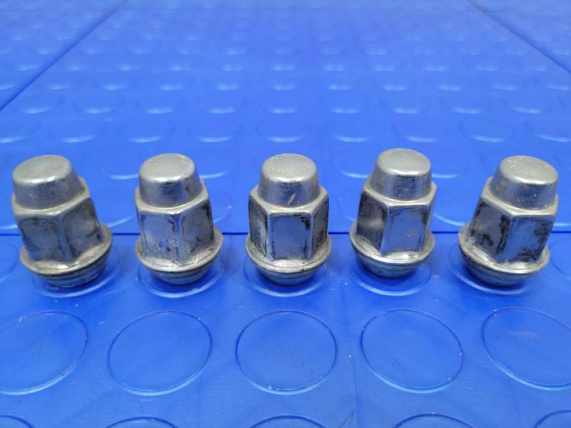 2020 Chevrolet Trax Lug Nuts
