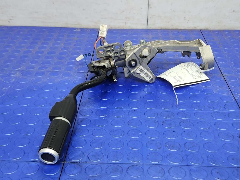 2019 Nissan Titan Floor Shifter
