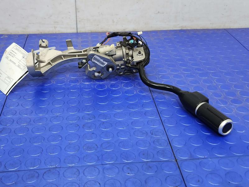 2019 Nissan Titan Floor Shifter
