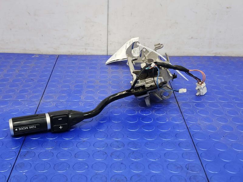 2019 Nissan Titan Floor Shifter